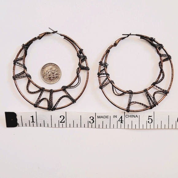 Earrings - Picture 5 of 7